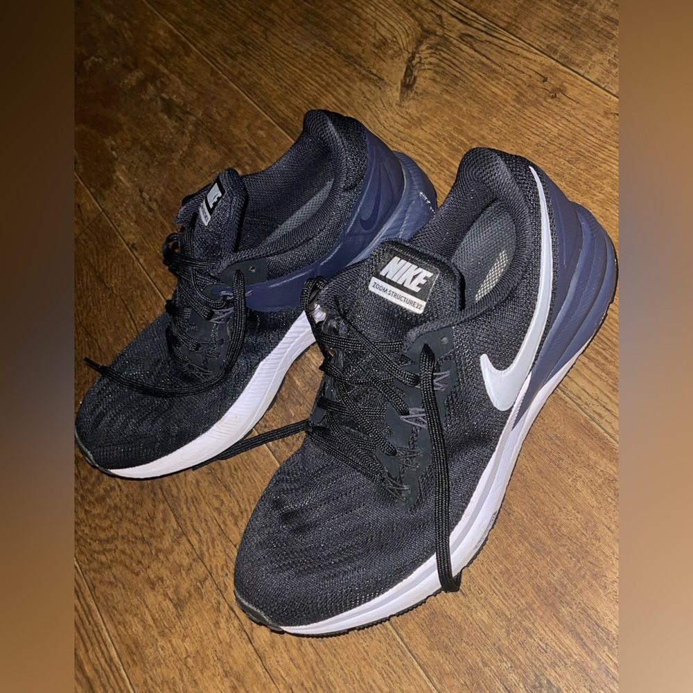Women’s Nike Air Zoom Structure 22 Size 9.5